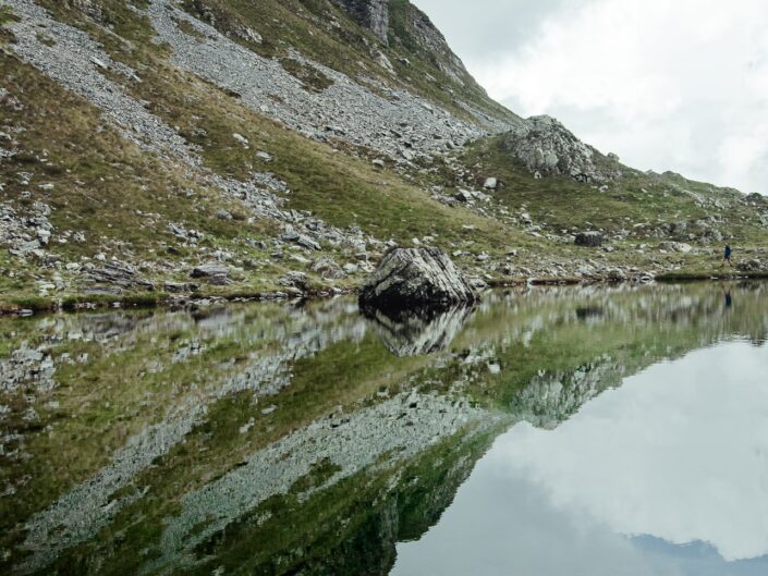 Fotografia di montagna lago riflesso